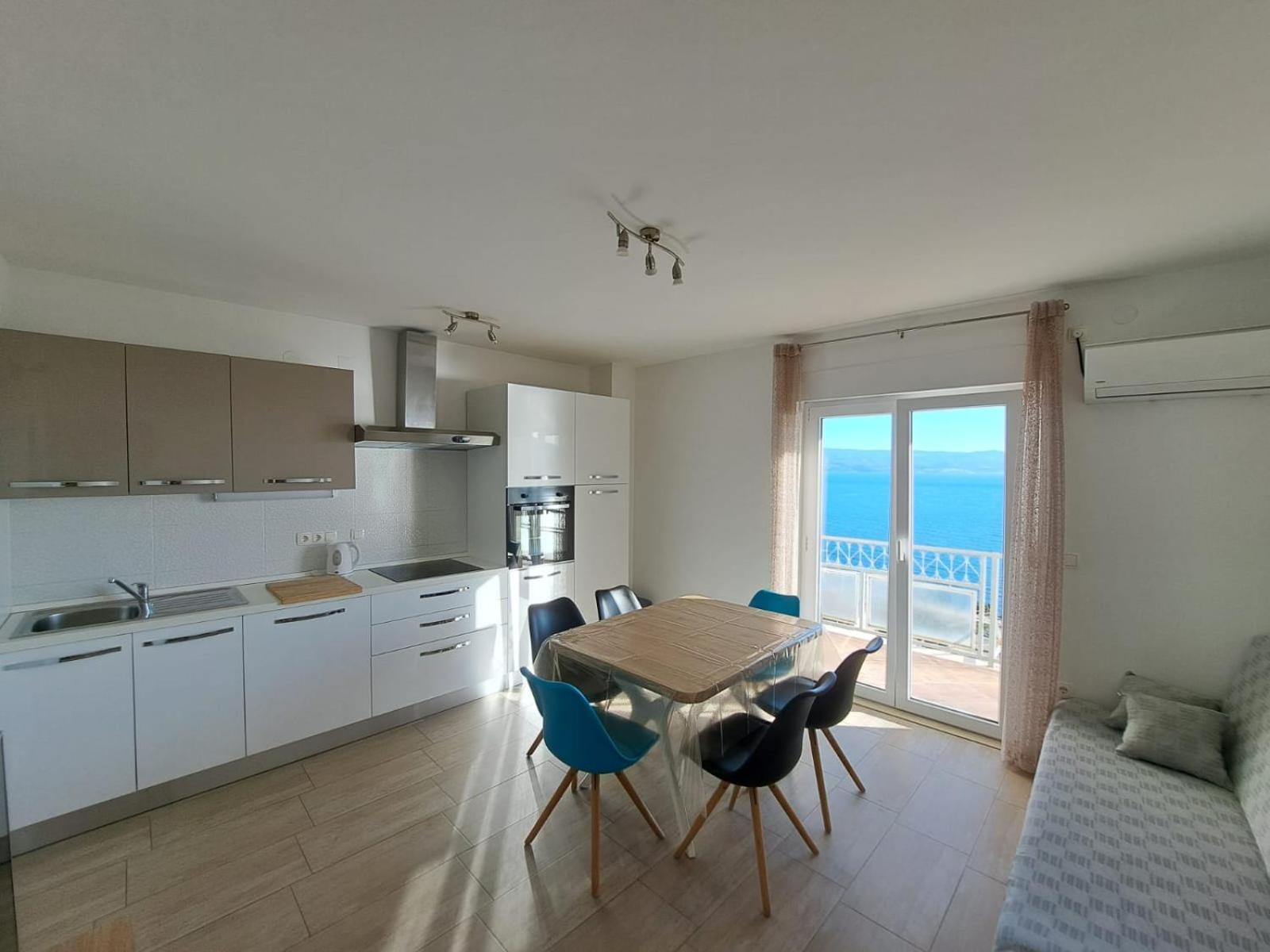 Apartman Leon Omiš Exterior foto